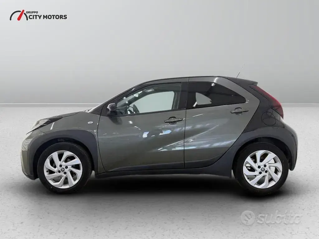 Usata Toyota Aygo X Trend 72 CV (52 kW) 2022 Nero SUV