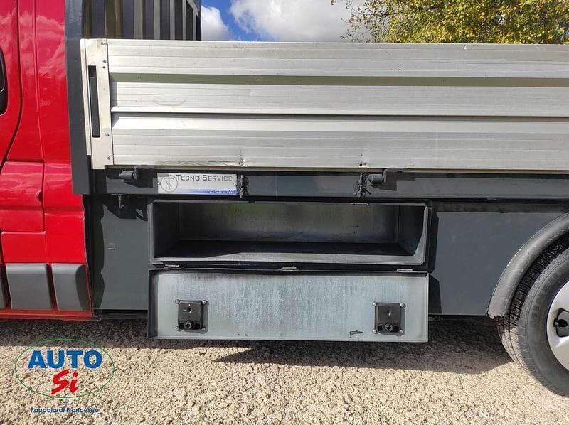 Usata Opel Vivaro 114 CV (83 kW) 2009 Rosso Monovolume