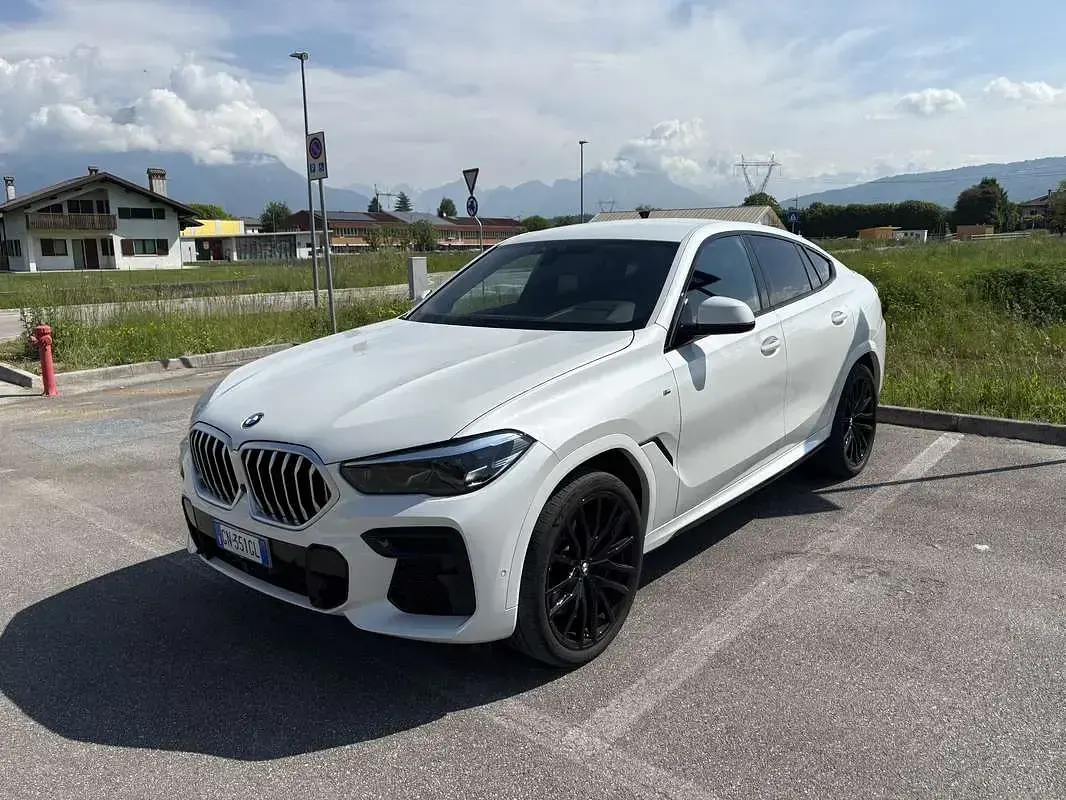 Usata BMW X6 M Sport 340 CV (250 kW) 2023 SUV