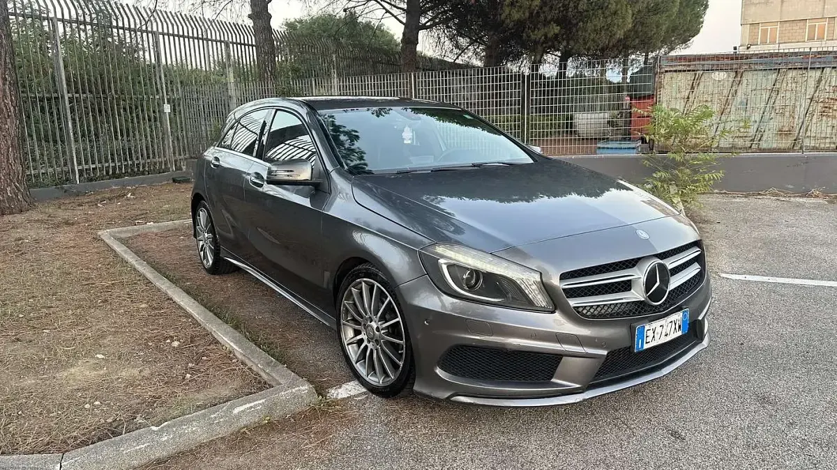 Usata Mercedes A180 AMG 109 CV (80 kW) 2015 Grigio Utilitaria