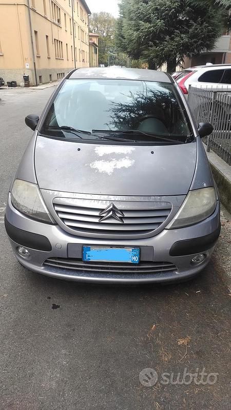 Usata 2003 Citroën C3 Elegance Tre volumi | 700 € (Super prezzo) - Immagine 1/4