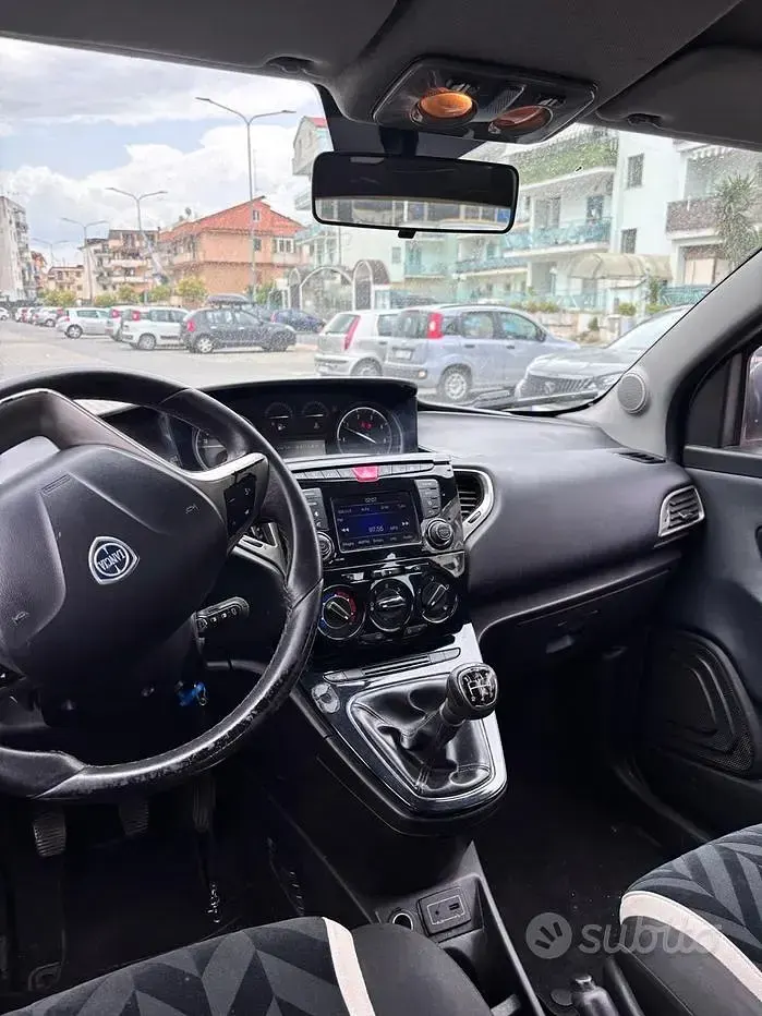 Usata Lancia Ypsilon S 95 CV (69 kW) 2016 Grigio Utilitaria