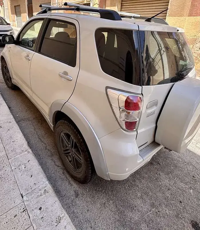 Usata Daihatsu Terios 102 CV (75 kW) 2012 SUV