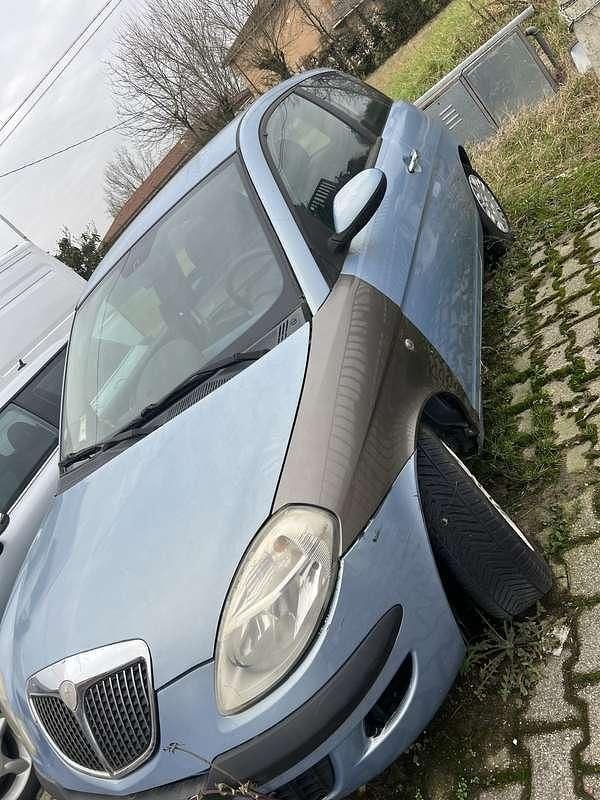 Usata Lancia Ypsilon 60 CV (44 kW) 2004 Utilitaria