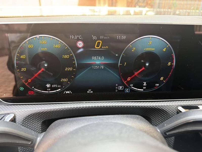 Usata Mercedes A180 Premium 116 CV (85 kW) 2019 Grigio Berlina