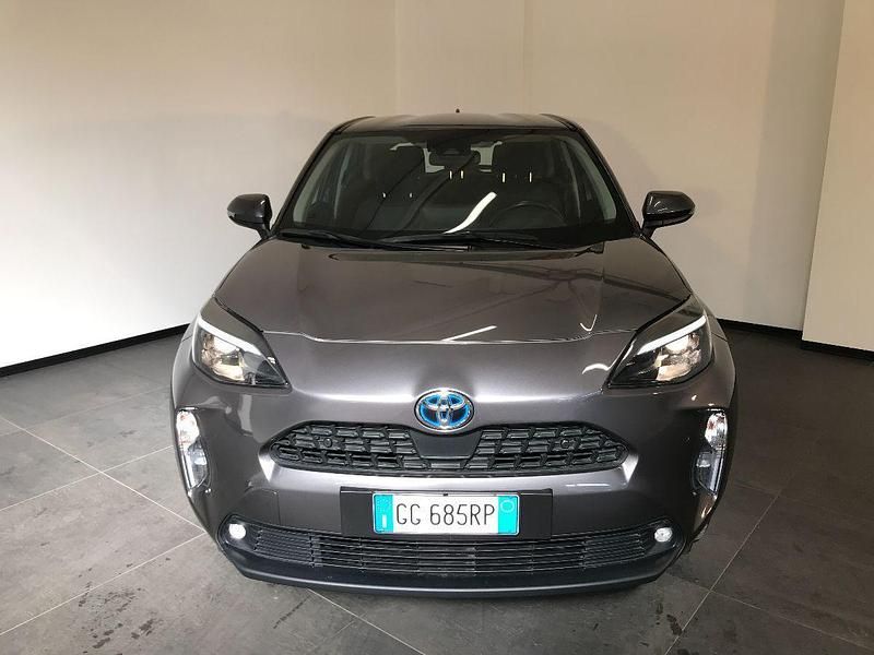 Usata Toyota Yaris Hybrid Active 92 CV (67 kW) 2021 Grigio