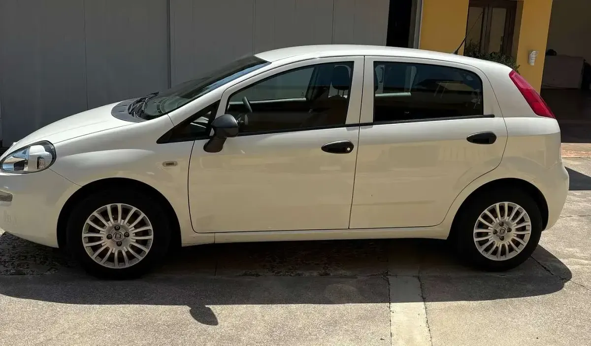 Usata Fiat Punto Street 69 CV (50 kW) 2017 Bianco Utilitaria