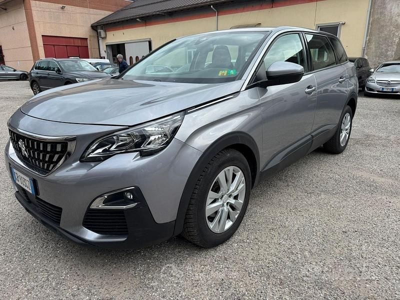 Usata Peugeot 5008 Business-Line 131 CV (96 kW) 2020 Grigio SUV