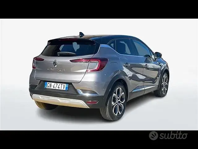 Usata Renault Captur Intens 101 CV (74 kW) 2023 Grigio SUV
