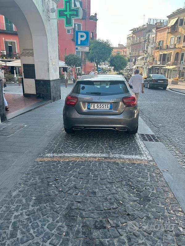 Usata Mercedes A200 2016 Grigio SUV
