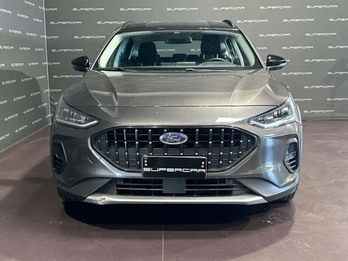Usata Ford Focus Active 116 CV (85 kW) 2023 Grigio scuro Station wagon