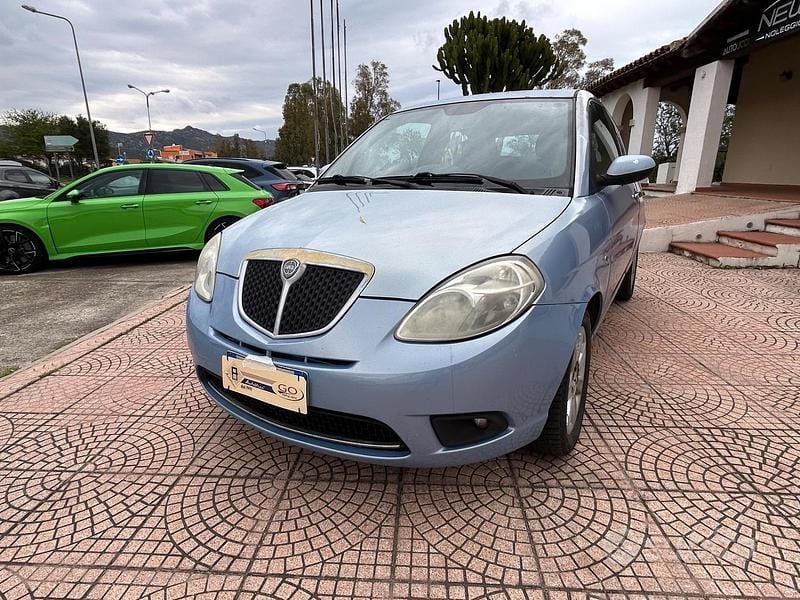 Usata Lancia Ypsilon 69 CV (50 kW) 2005 Blu Utilitaria