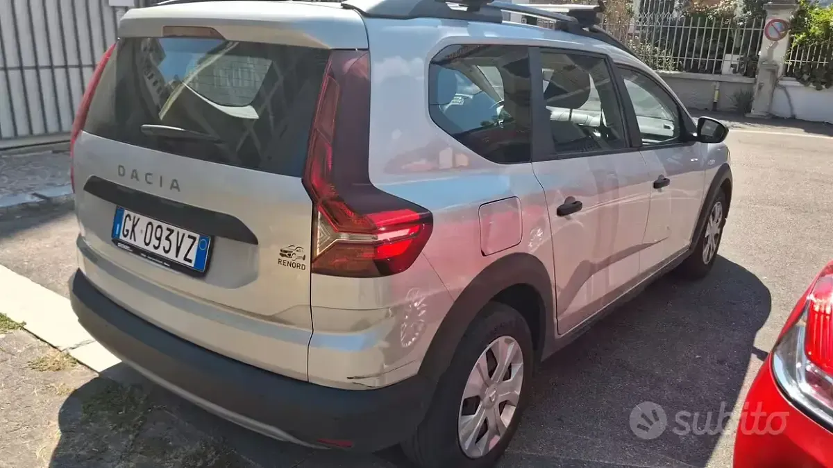 Usata Dacia Jogger 101 CV (74 kW) 2022 Grigio Monovolume