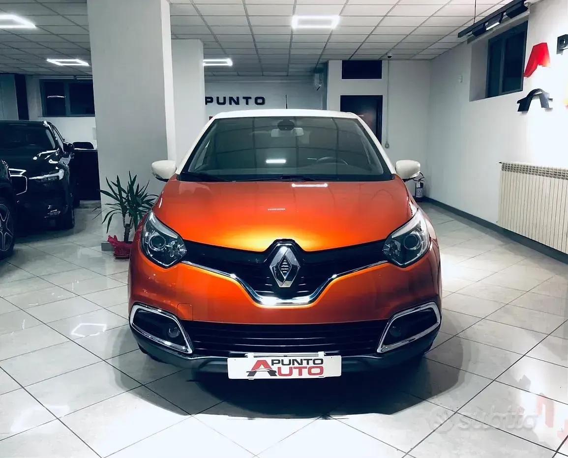 Usata Renault Captur Intens 90 CV (66 kW) 2016 Arancione SUV