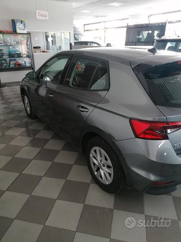 Usata Skoda Fabia Ambition 65 CV (47 kW) 2023 Grigio Utilitaria