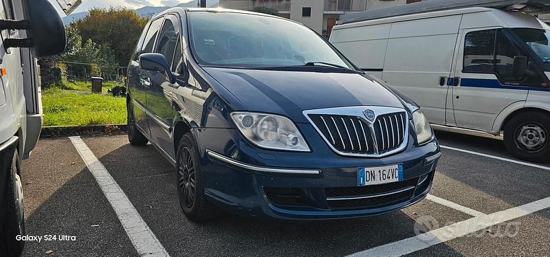 Blu Usata 2008 Lancia Phedra Monovolume | 4700 € (Molto cara) - Immagine 1/4