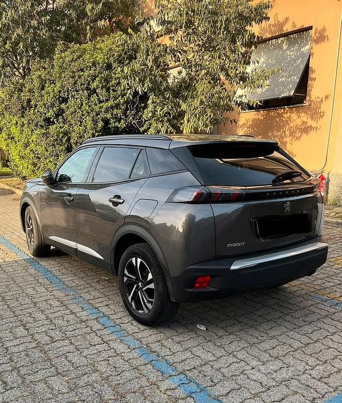 Używany Peugeot 2008 101 KM (74 kW) 2021 Szary SUV
