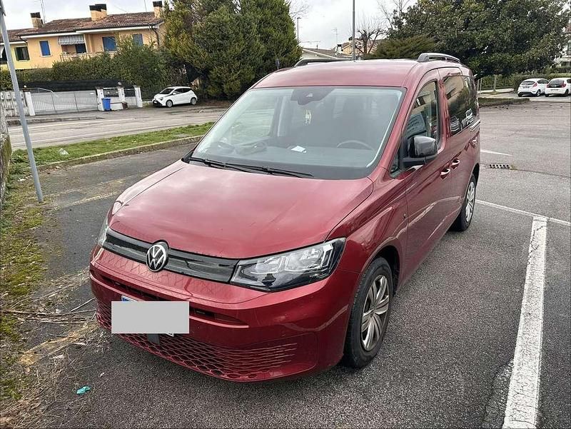 Usata VW Caddy 122 CV (89 kW) 2024 Rosso Monovolume