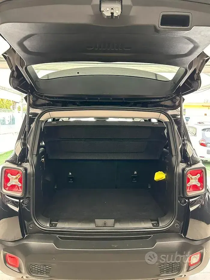 Usado Jeep Renegade Limited 120 CV (88 kW) 2021 Negro SUV