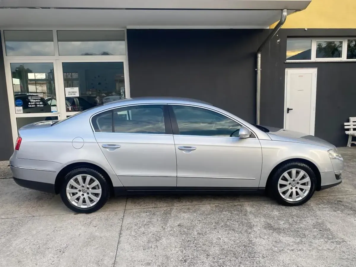 Usata VW Passat 140 CV (102 kW) 2006 Grigio Berlina