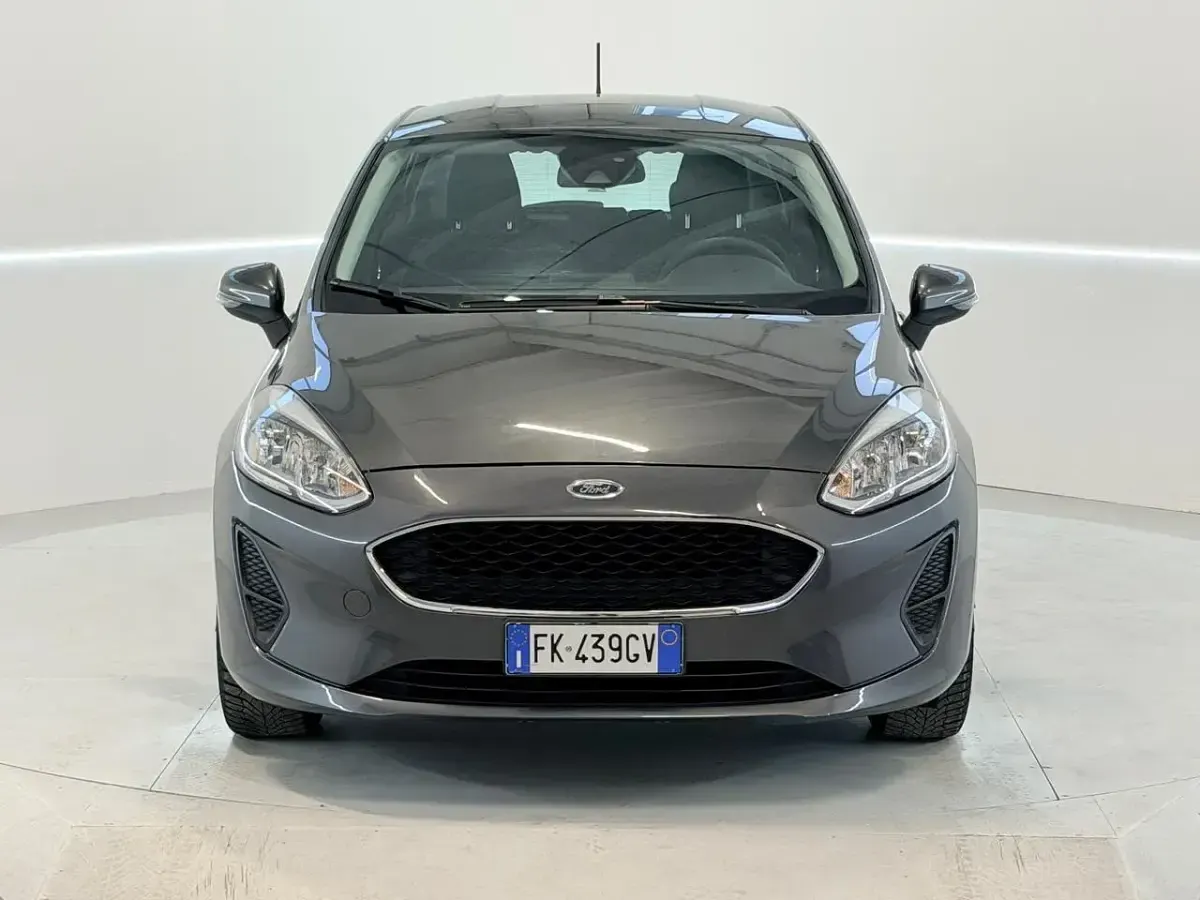 Usata Ford Fiesta 95 CV (69 kW) 2017 Grigio Utilitaria