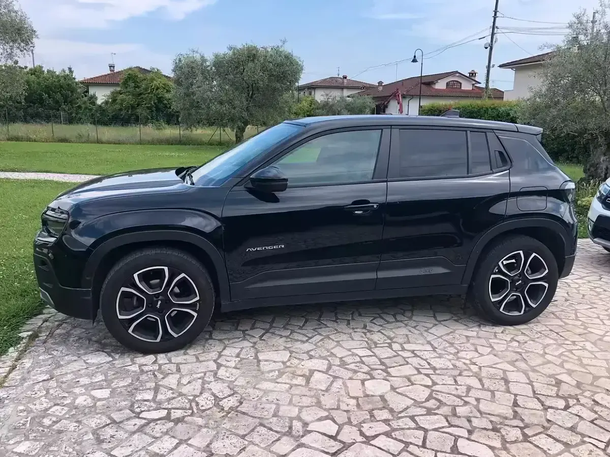 Usata Jeep Avenger Summit 101 CV (74 kW) 2024 Nero SUV