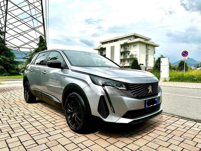 Usata 2021 Peugeot 5008 Monovolume | 18.500 € (Super prezzo) - Immagine 1/4