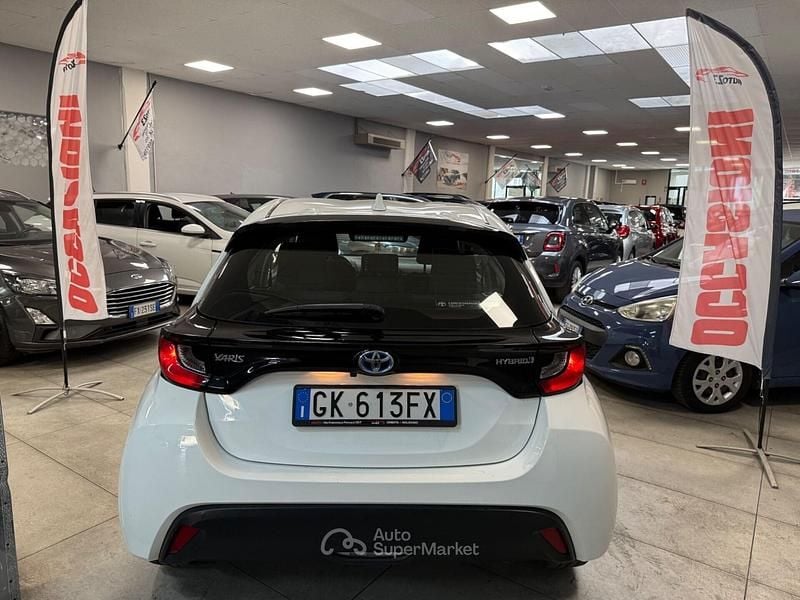 Usata Toyota Yaris Hybrid Lounge 92 CV (67 kW) 2022 Other Berlina
