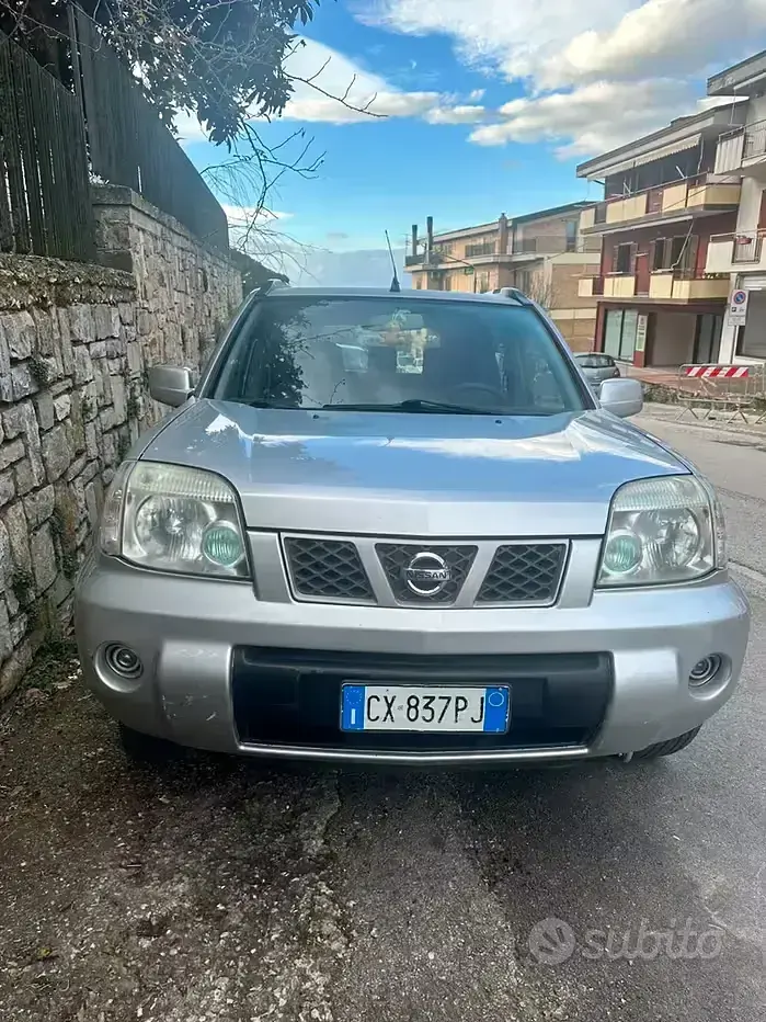 Usata Nissan X-Trail 136 CV (100 kW) 2005 Grigio SUV