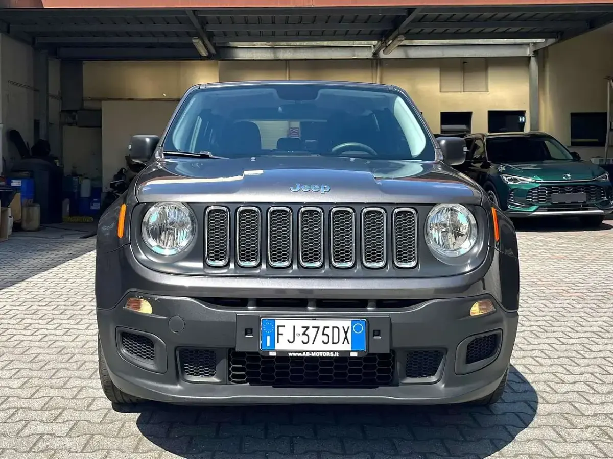 Usata Jeep Renegade Longitude 110 CV (80 kW) 2017 Grigio SUV