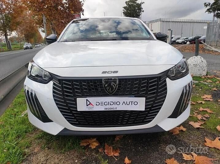 Usata Peugeot 208 Active 101 CV (74 kW) 2024 Bianco Utilitaria