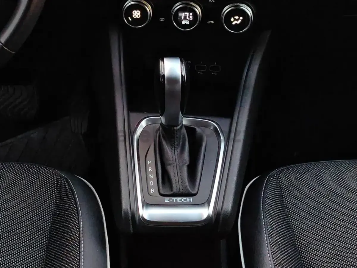 Usata Renault Captur Rive Gauche 145 CV (106 kW) 2021 Grigio SUV