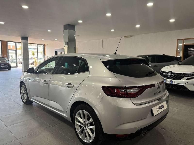 Usata Renault Mégane IV Intens 110 CV (80 kW) 2018 Argento Berlina