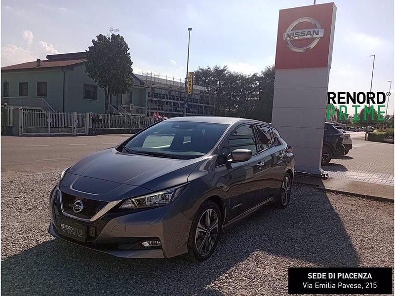 Grigio scuro Usata 2019 Nissan Leaf N-Connecta Due volumi | 15.900 € (Molto cara) - Immagine 1/4