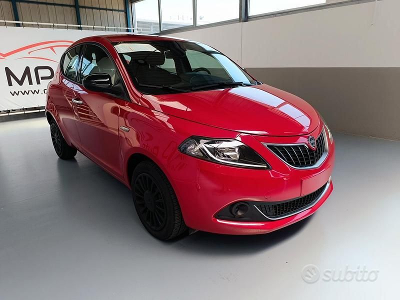Usata Lancia Ypsilon Gold 69 CV (50 kW) 2021 Rosso Utilitaria