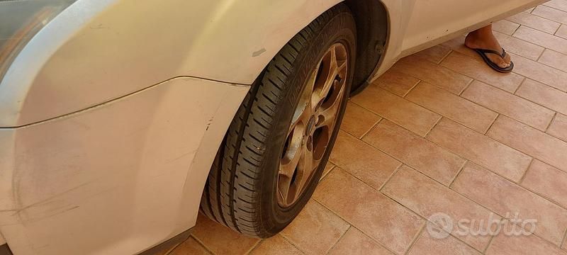 Usata Ford Focus 90 CV (66 kW) 2008 Grigio Station wagon