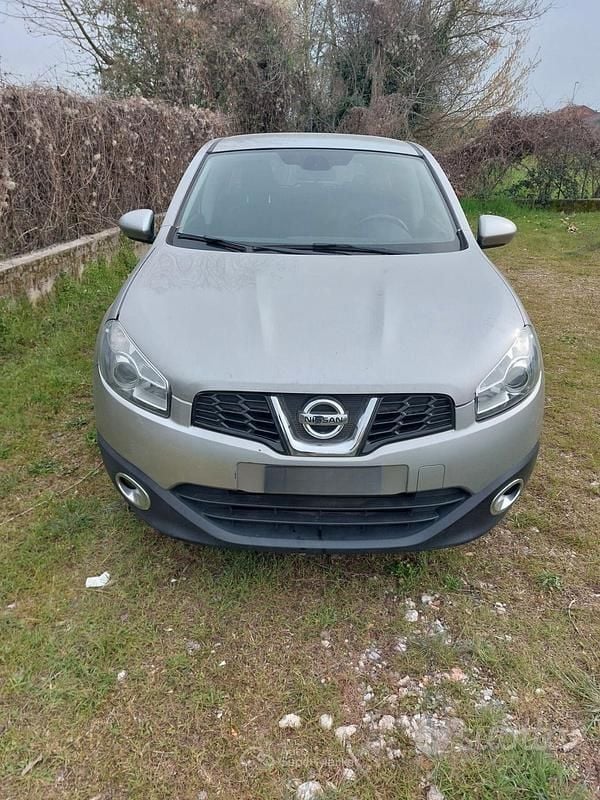 Usata Nissan Qashqai Tekna 110 CV (80 kW) 2013 Gray SUV