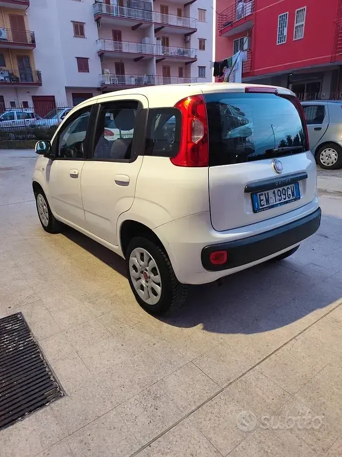 Käytetty Fiat Panda Lounge 80 HP (58 kW) 2014 Valkoinen Viistoperä