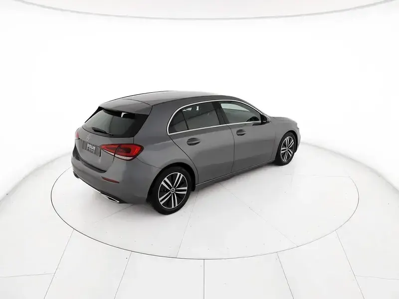 Usata Mercedes A180 Progressive 116 CV (85 kW) 2022 Grigio Berlina