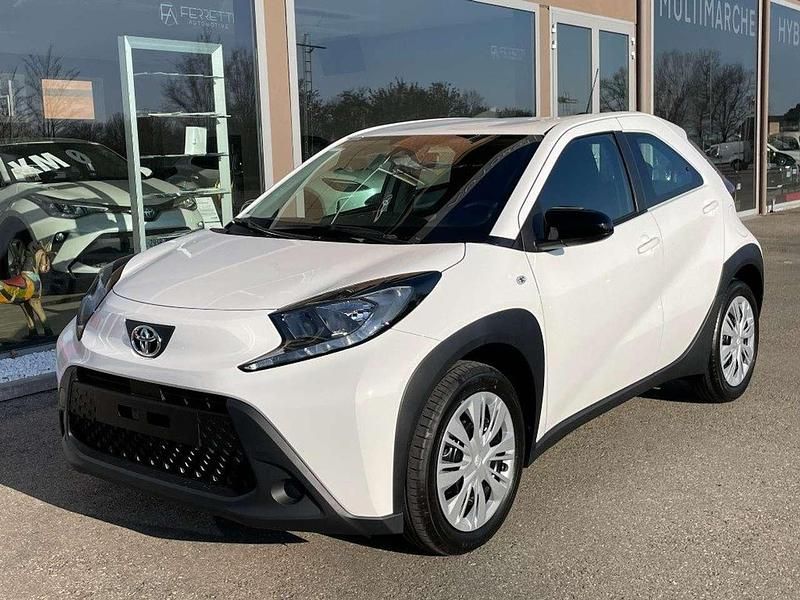 Nuova Toyota Aygo X Active 72 CV (52 kW) 2025 Bianco SUV