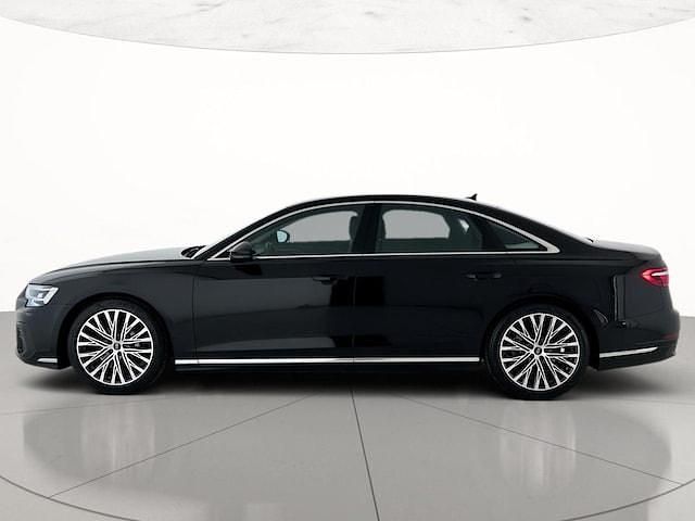 Usata Audi A8 Ambiente 286 CV (210 kW) 2025 Nero brillante Berlina