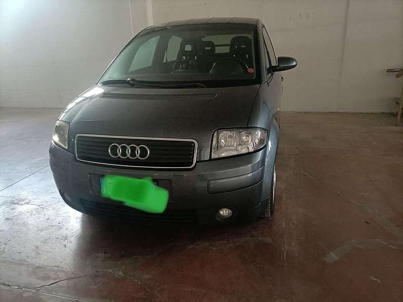 Usata Audi A2 Ambiente 75 CV (55 kW) 2004 Grigio Utilitaria