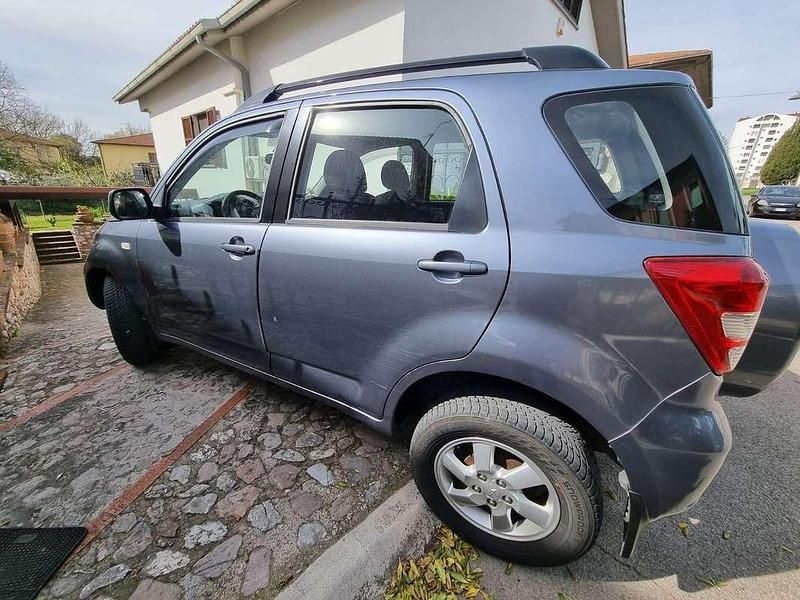 Usata Daihatsu Terios 105 CV (77 kW) 2007 SUV