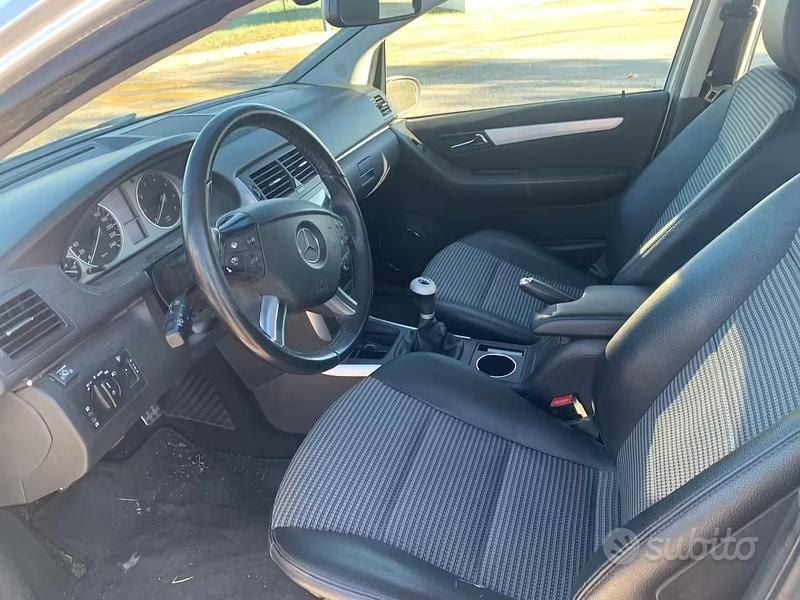 Usata Mercedes B170 116 CV (85 kW) 2008 Grigio Monovolume