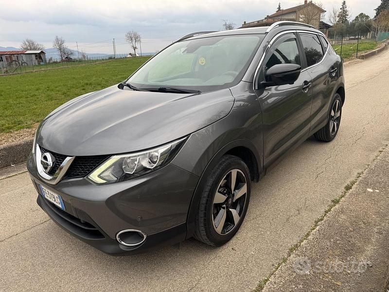 Usata Nissan Qashqai Tekna 110 CV (80 kW) 2016 Grigio SUV