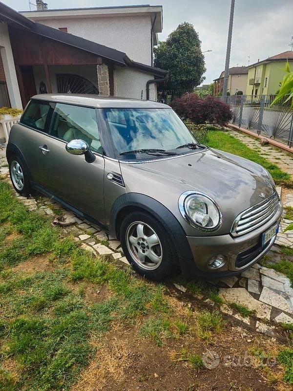 Begagnad Mini ONE 75 HK (55 kW) 2011 Grå Halvkombi