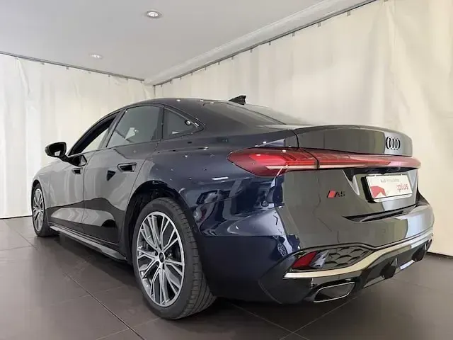 Usata Audi A5 Ambiente 204 CV (150 kW) 2025 Blu/azzurro Berlina