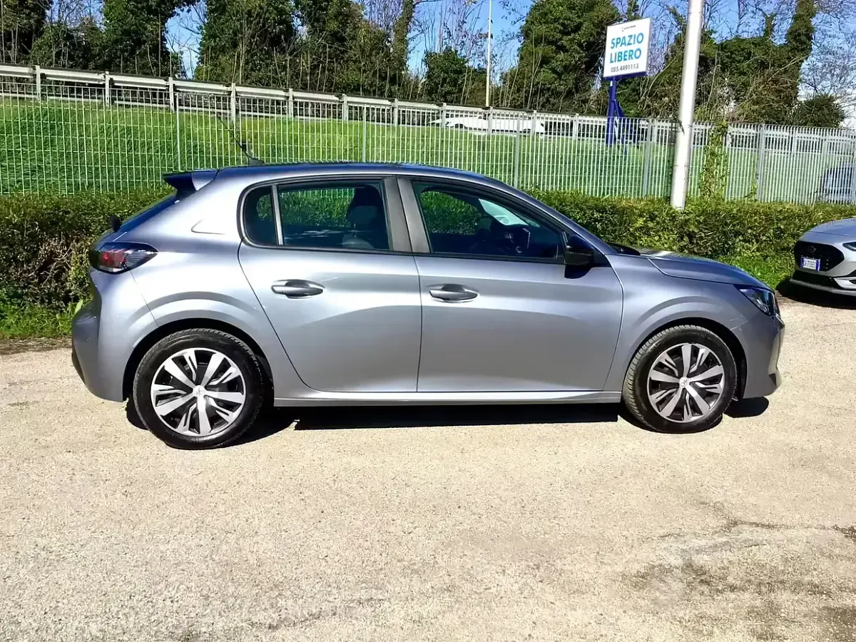 Usata Peugeot 208 Active 102 CV (75 kW) 2023 Artense Utilitaria