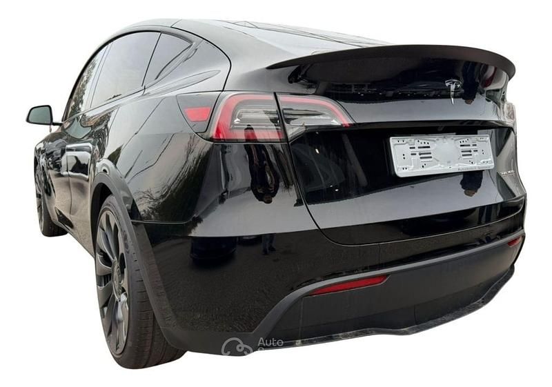 Usata Tesla Model Y Performance 392 kW (534 CV) 2023 Nero SUV