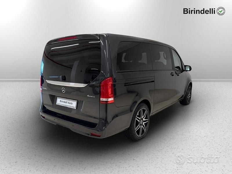 Usata Mercedes V300 Exclusive 237 CV (174 kW) 2023 Grigio Monovolume